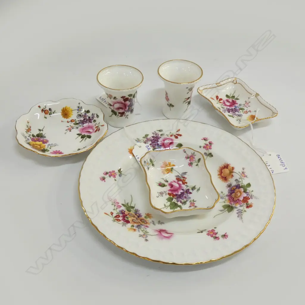 ROYAL CROWN DERBY PLATE, 3 DISHES & POSIE VASES Image 1++