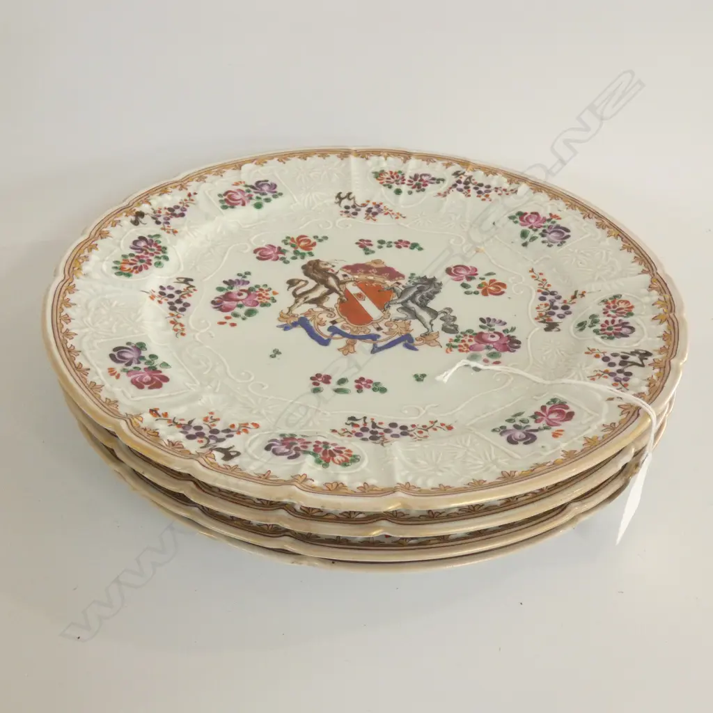 FOUR VINTAGE ARMOURIAL PLATES DIA 255MM Image 1++