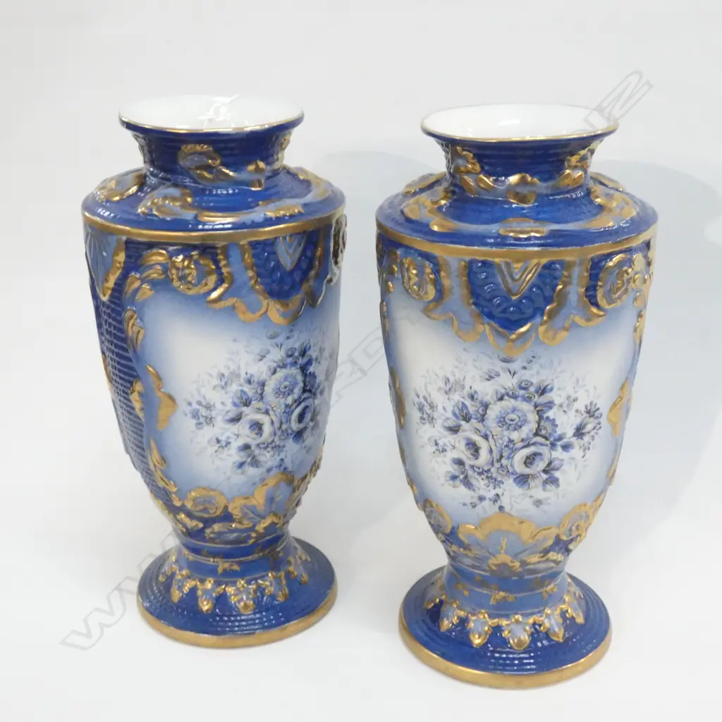 PR GOLD TREASURE B/W LARGE VASES Image 1++