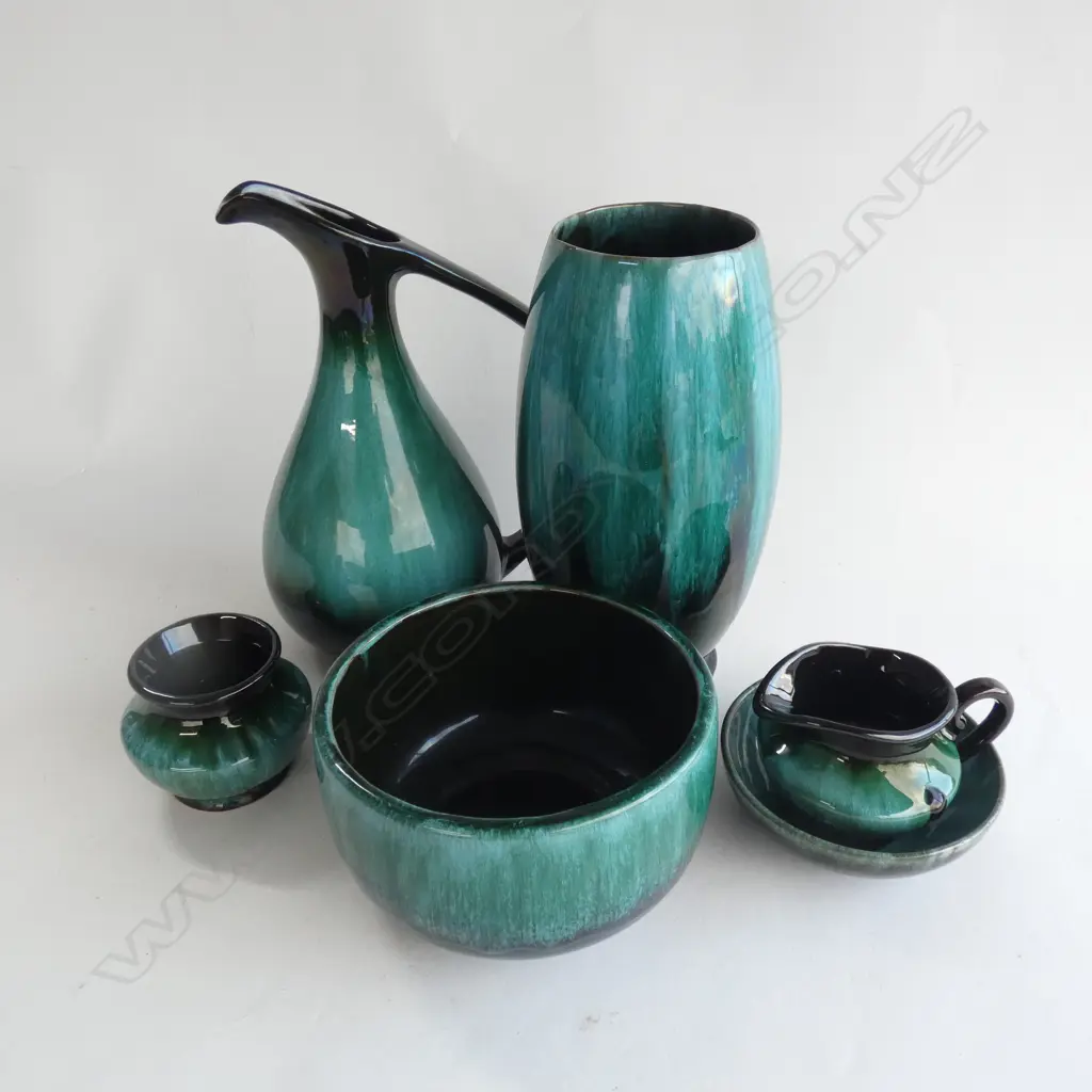 6 PCS BLUE MOUNTAIN POTTERY; BOWL DIA 165, EWER / JUG/BOWL & 2 VASES 1 H 255MM (1 A/F)  Image 1++