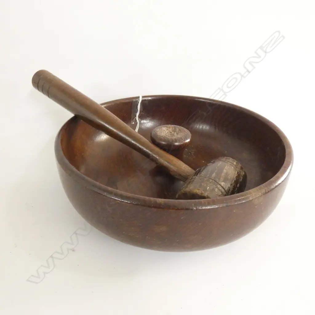 ANTIQUE WOODEN  GAVEL & NUT BOWL (DIA 225MM) Image 1++