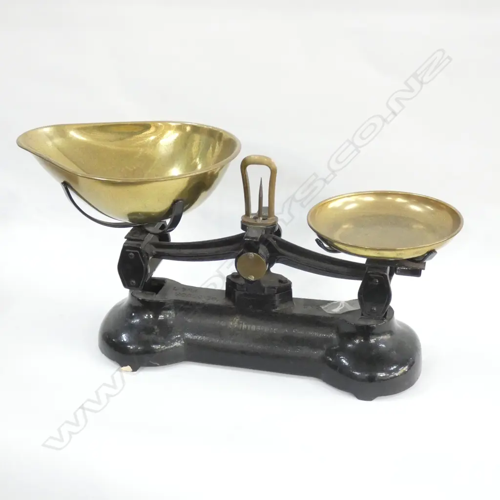 BRASS LIBRA CO SCALES, 390 X 120 X 220MM Image 1++
