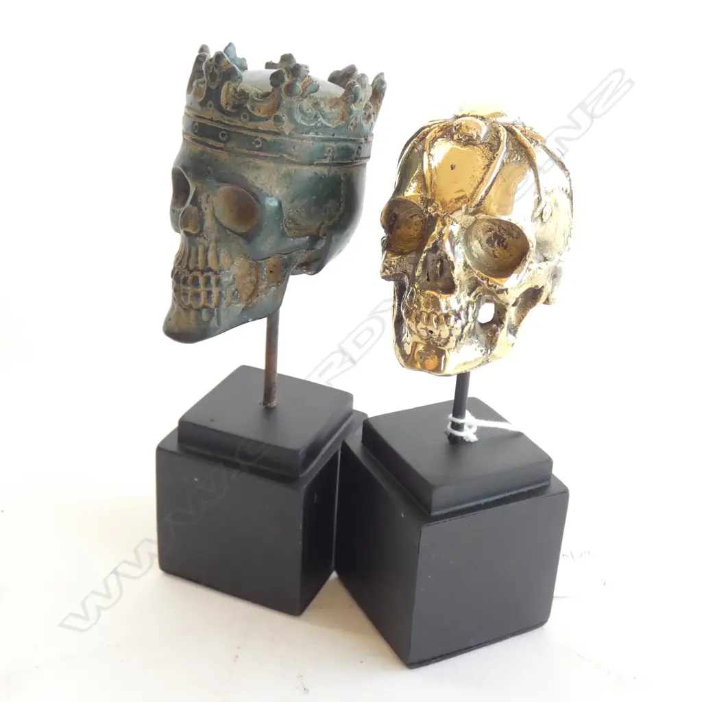 BRONZE + BRASS SKULLS ON STANDS H.160mm Image 1++