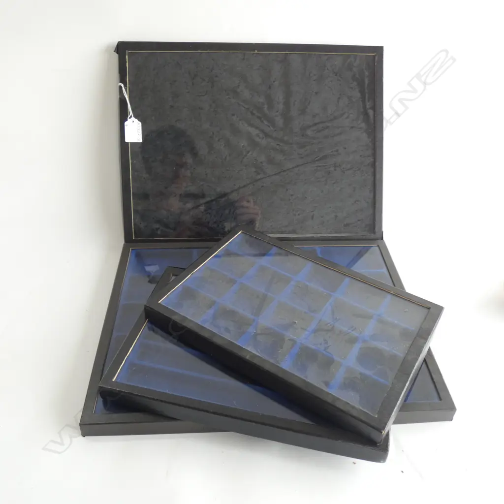4 GLASS TOP JEWELLERY DISPLAY TRAYS - 2 SIZES (410 X 310 & 310 X 210MM) Image 1++