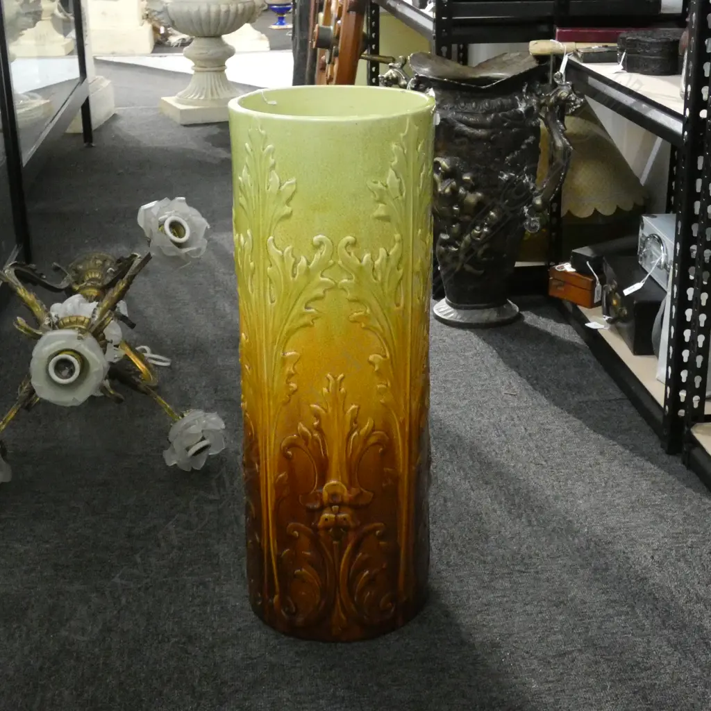 'LEEDS' LG ART POTTERY FLOOR VASE C 1900 -1920 H. 610 DIA 230MM Image 1++