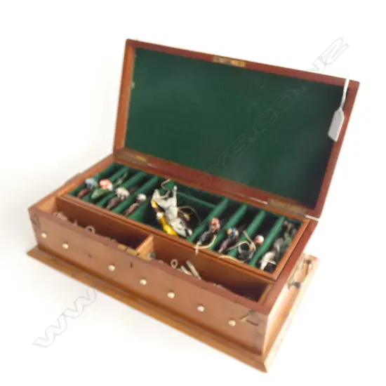 VINTAGE ASCOT 'THE NEW RACING GAME' - CAST IRON HORSE RACING GAME IN WOODEN BOX