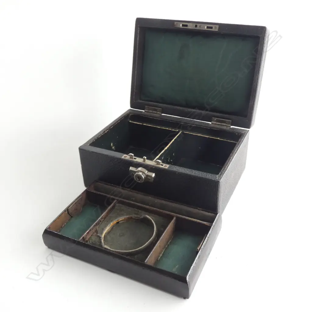 VINTAGE BLACK LEATHER & SILVER PLATE JEWELLERY / DOCUMENT BOX  Image 1++