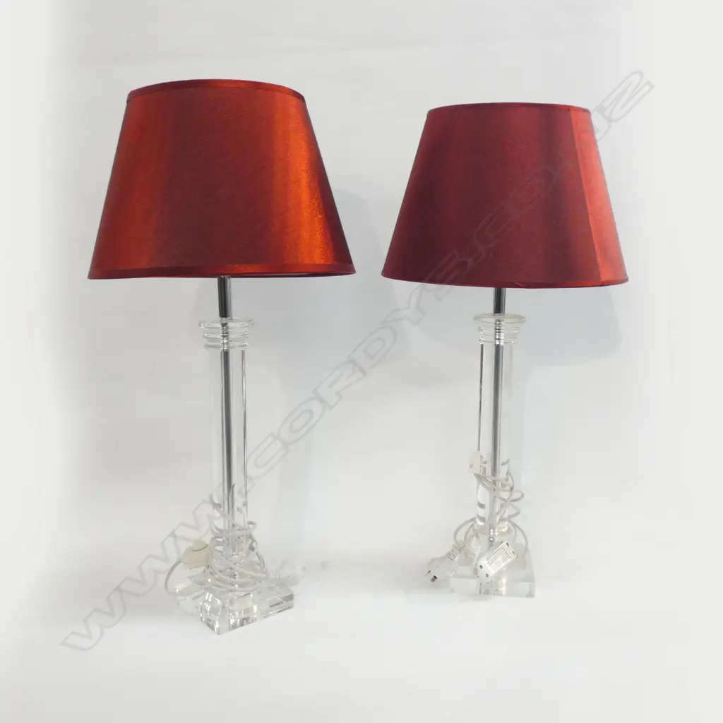 PR PERSPEX TABLE LAMPS W BURGUNDY SHADES H.715MM Image 1++