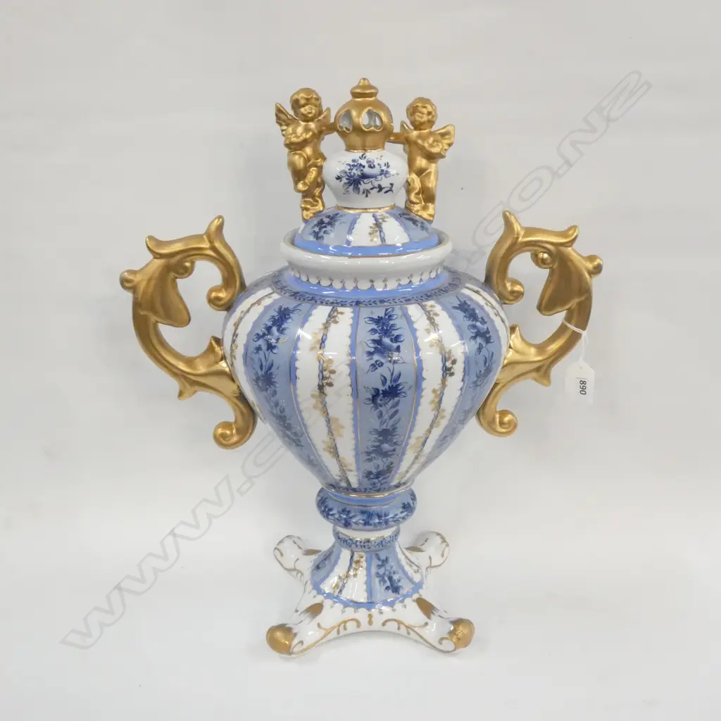LGE B/W PORCELAIN CENTREPIECE w GILT CHERUBS Image 1++