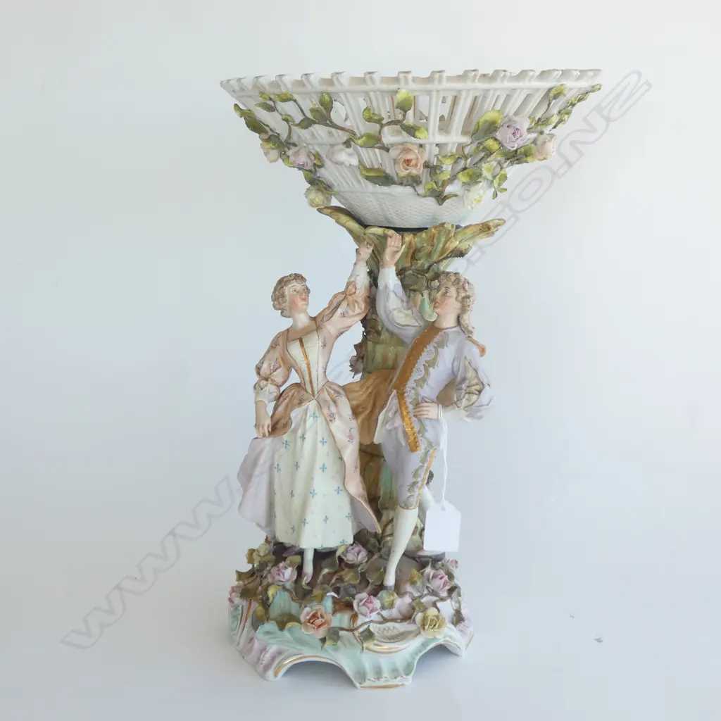 DRESDEN STYLE FIGURAL CENTRE PIECESTAND WITH BOWL WITH ATTACHED PORCELAIN FLOWERS H. 410MM see long description Image 1++