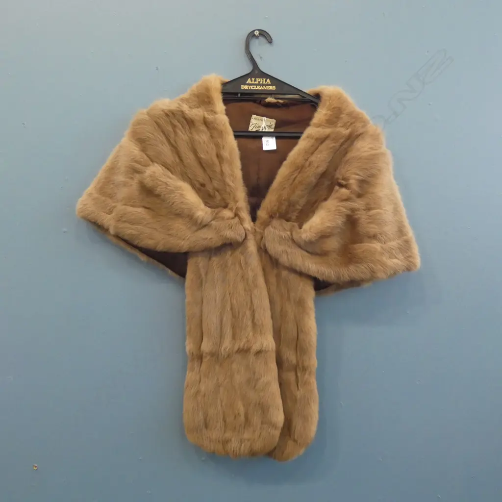 FUR STOLE  Image 1++