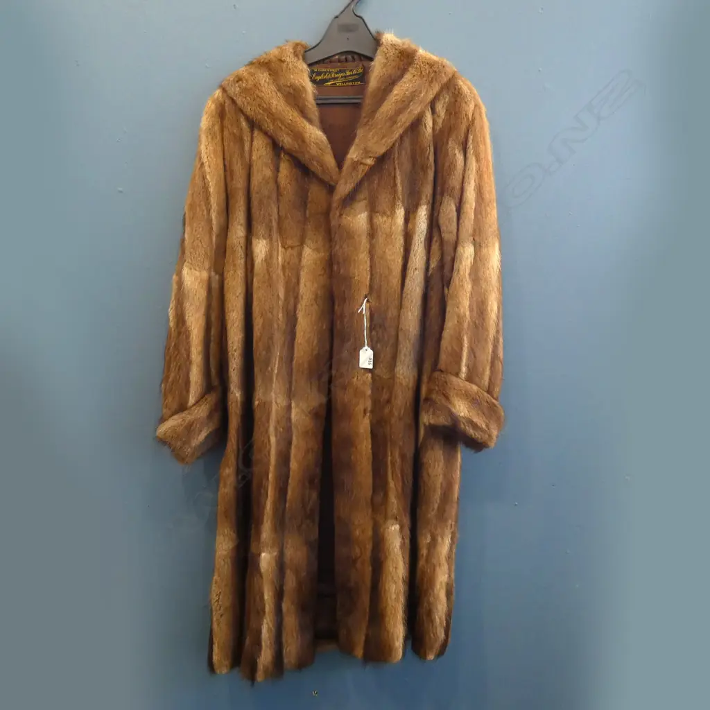 FULL LENGTH MUSQUASH FUR COAT Image 1++