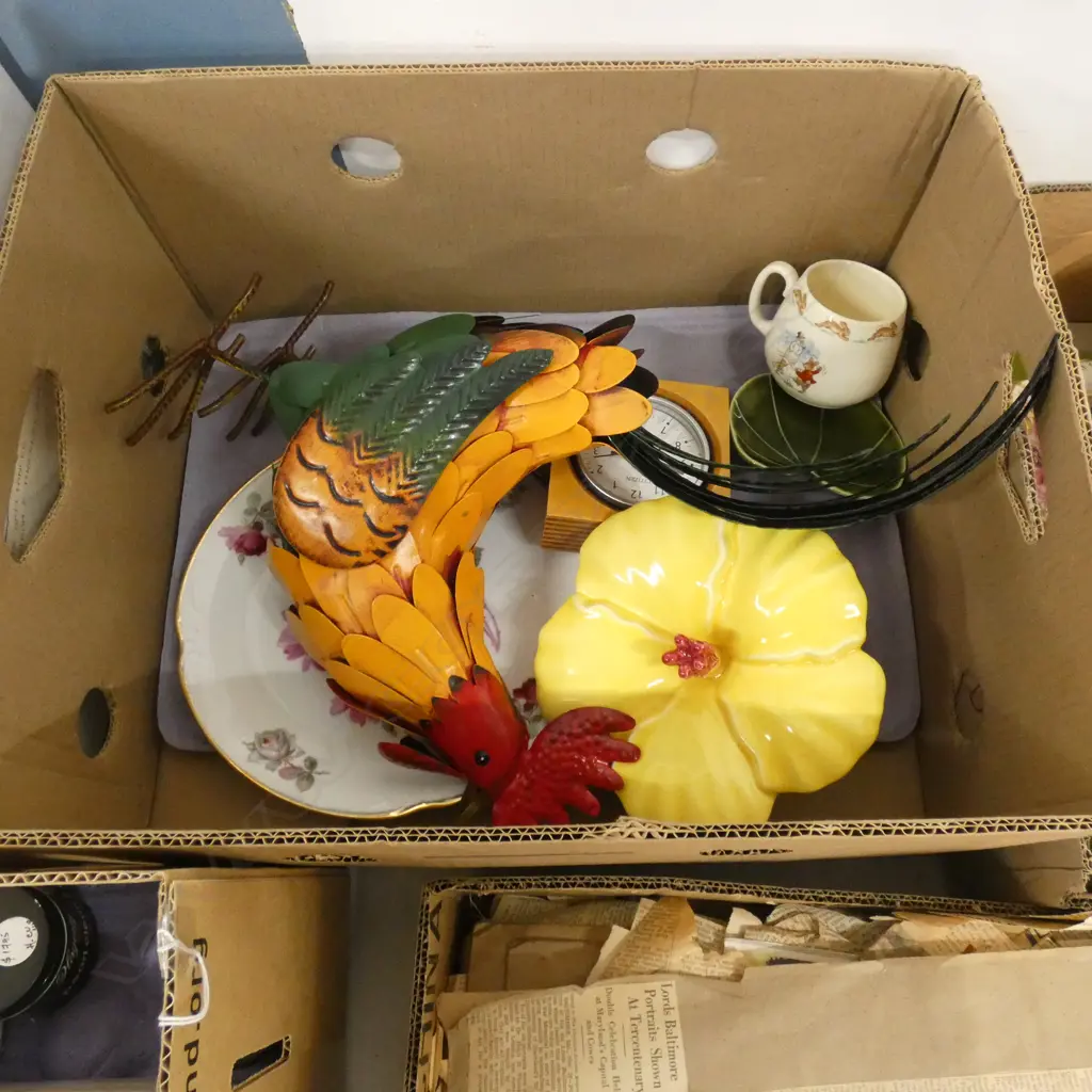 LOT ASST TIN ROOSTER/BUNNYKINS/CHINA/CLOCK ETC Image 1++