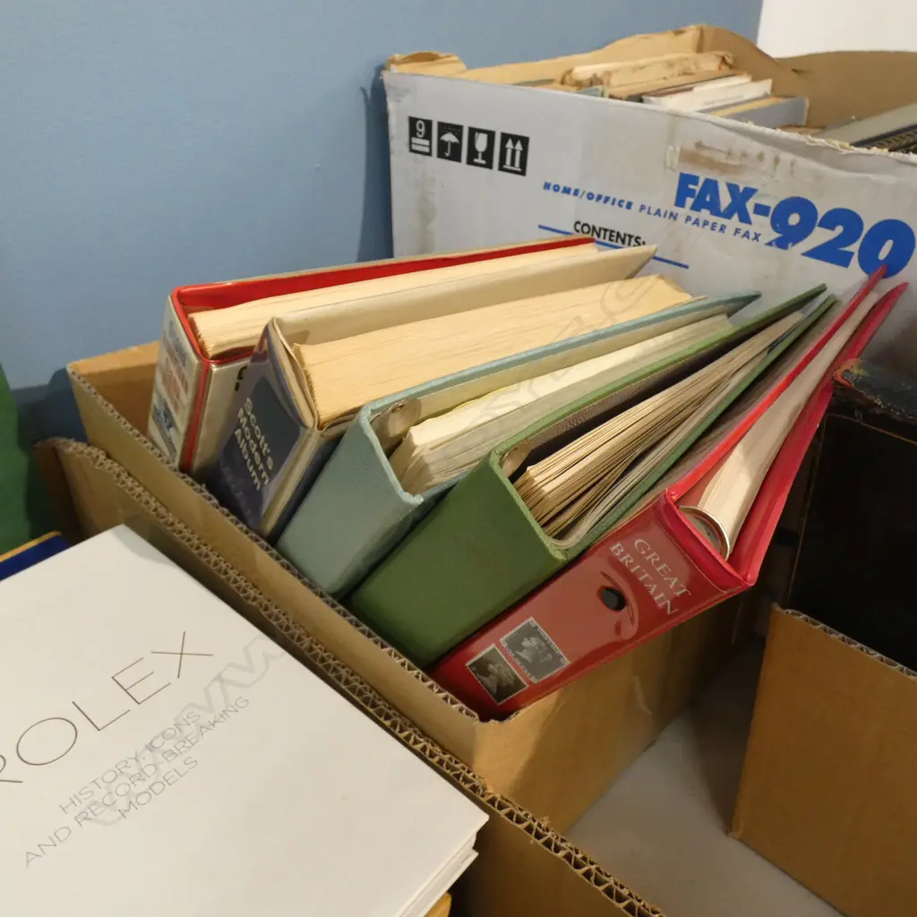 BOX NZ & WORLD STAMP ALBUMS  Image 1++