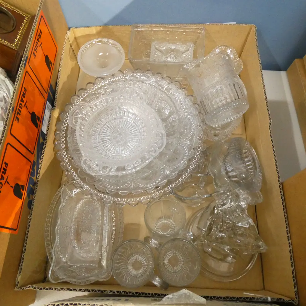GOOD BOX LOT ASST VINTAGE GLASS DISHES/ JUGS / SHOES ETC. Image 1++