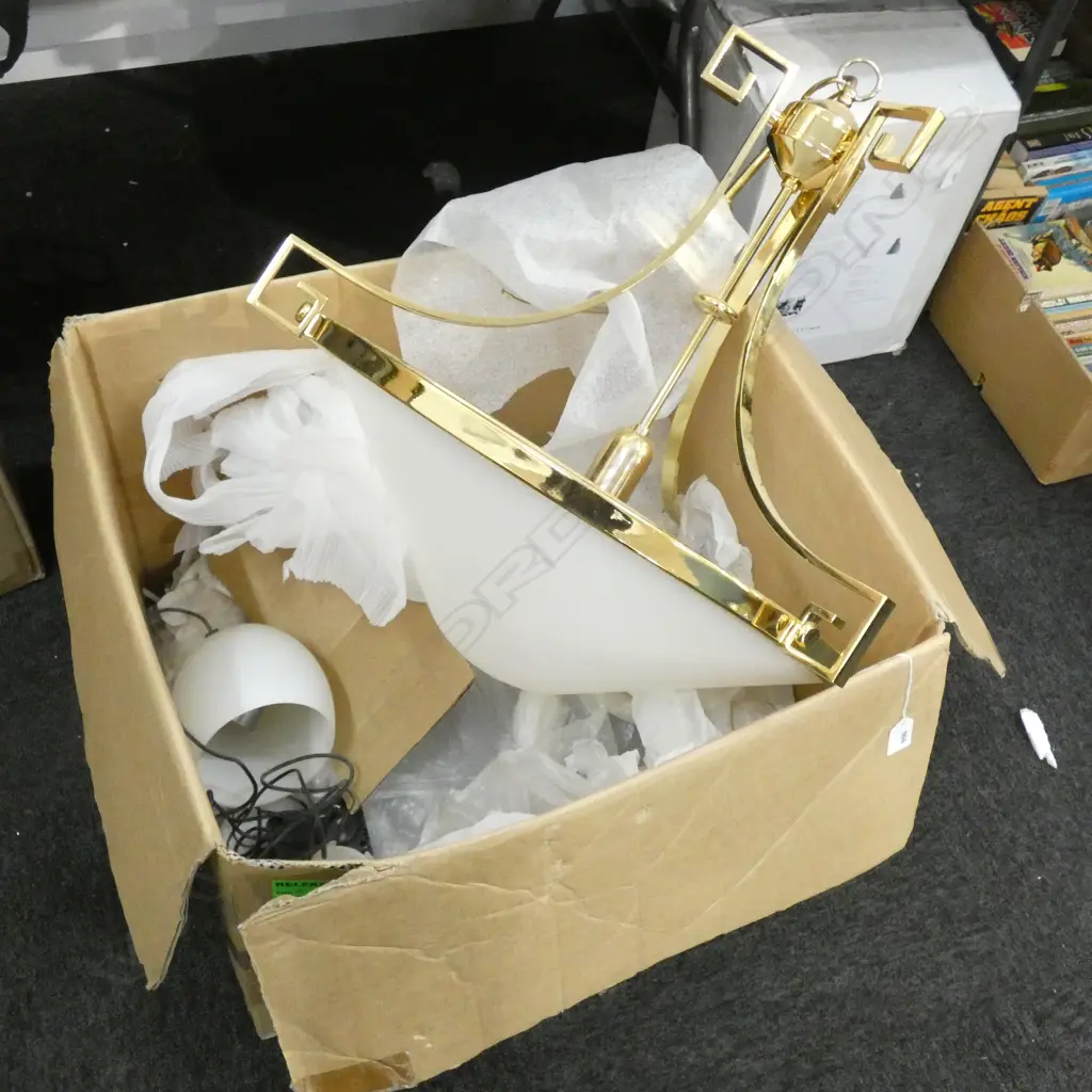 LG BOX ASST LIGHT FITTINGS - MOSTLY NEW - SOME LG CEILING LIGHTS ETC.. Ex Sultan of Brunei  Image 1++