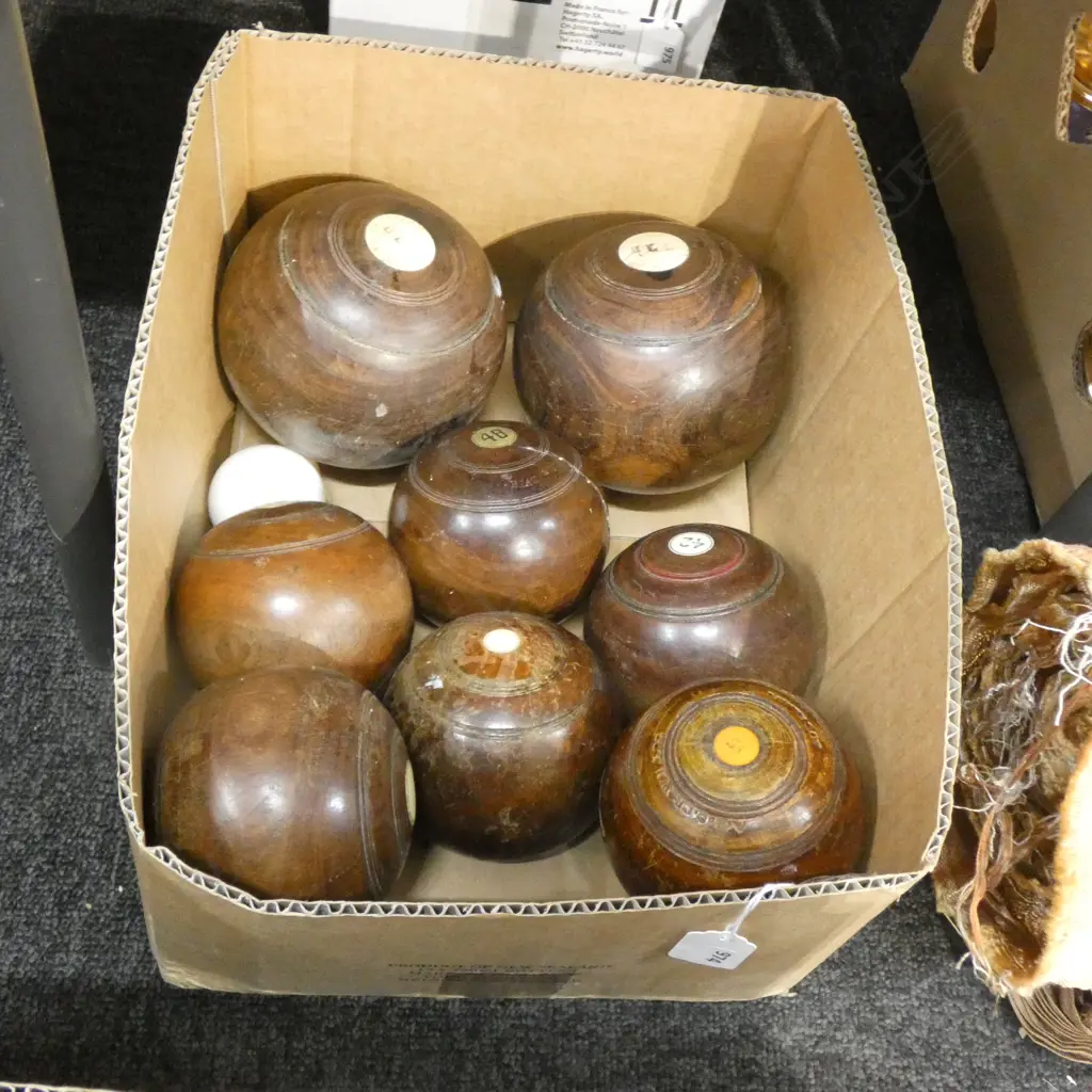 BOX WOODEN BOWLS, 2 X LAWN, 6 X INDOOR Image 1++