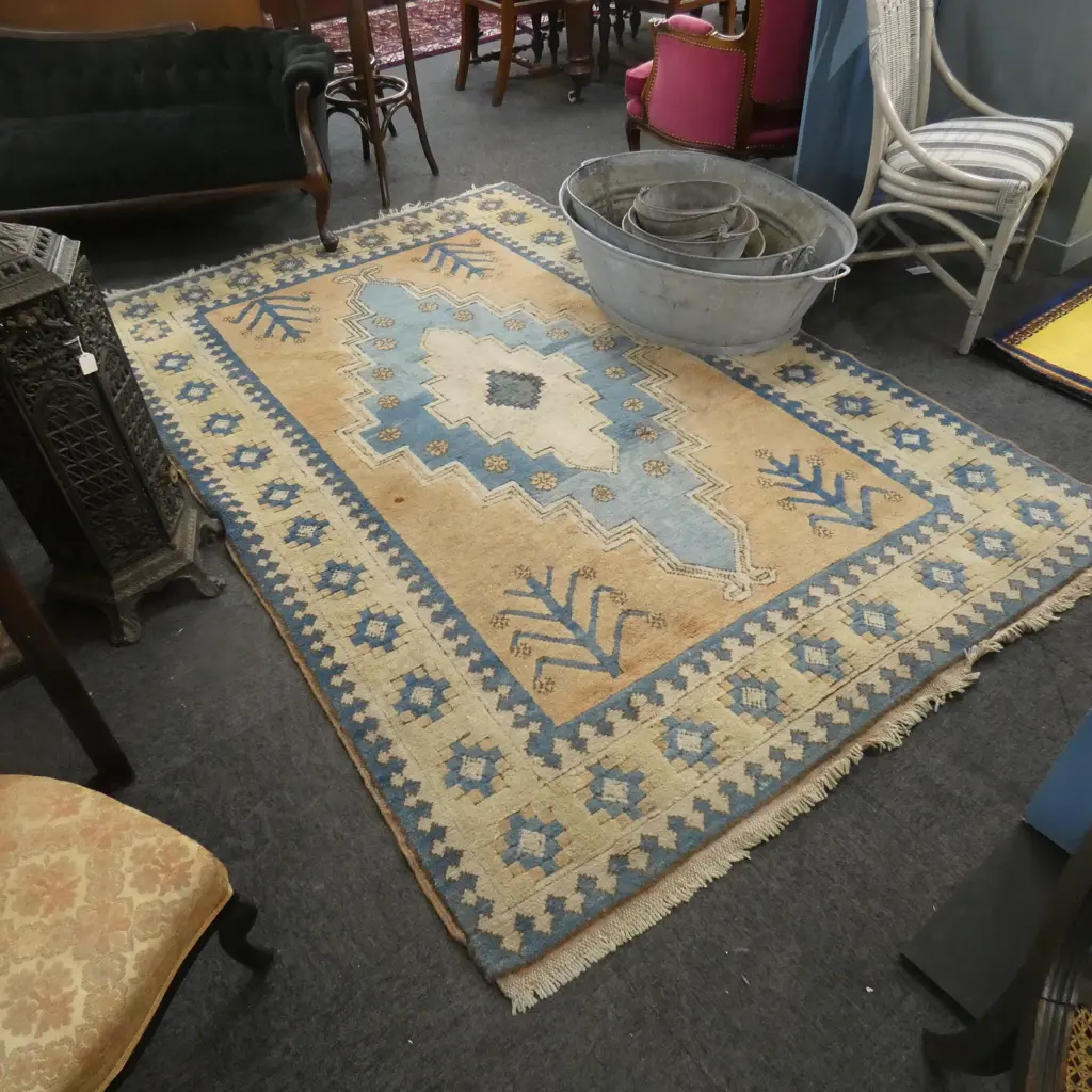 HAND WOVEN AZTEK RUG 2500 X 1650MM  Image 1++