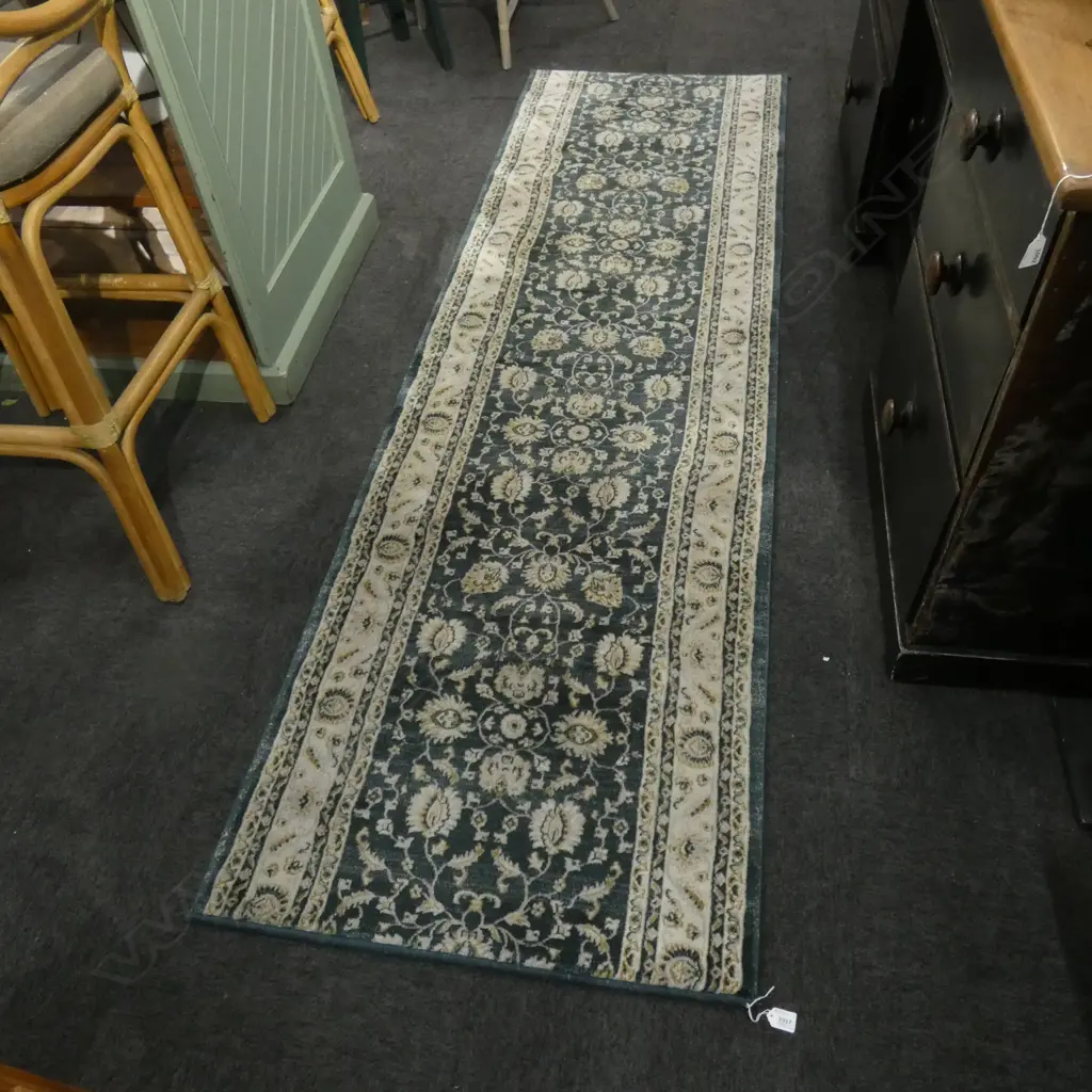 MACHINE WOVEN HALL RUNNER 2700 X 300MM Image 1++
