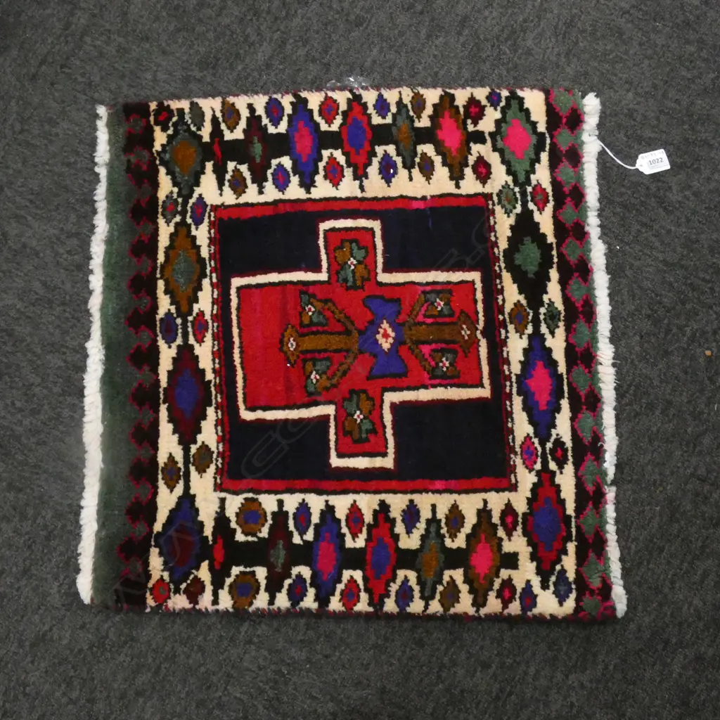 #68C PERSIAN HAMADAN HAND KNOTTED RUG 56 X 52 CM Image 1++