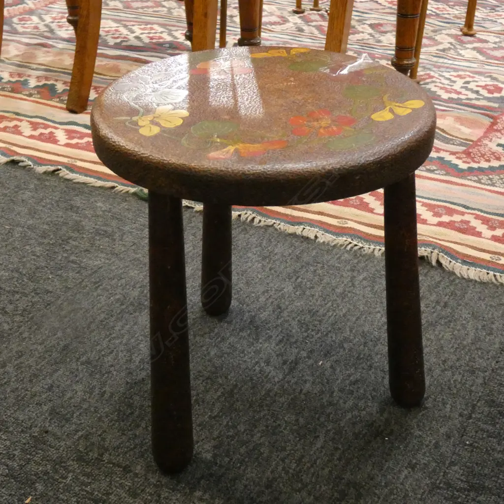 SM ARTS & CRAFTS STYLE STOOL H. 320 DIA 290MM Image 1++