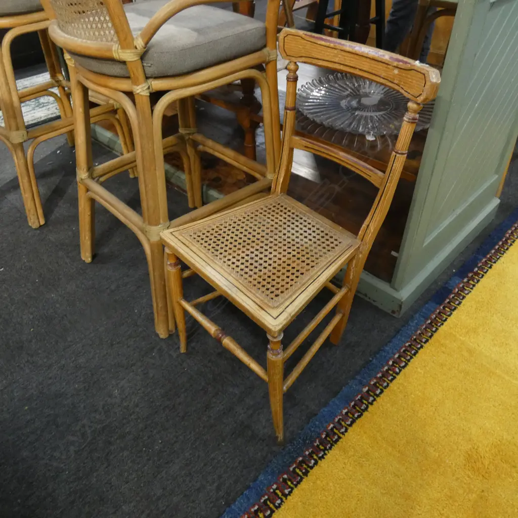 VINTAGE RATTAN SEAT CHAIR Image 1++