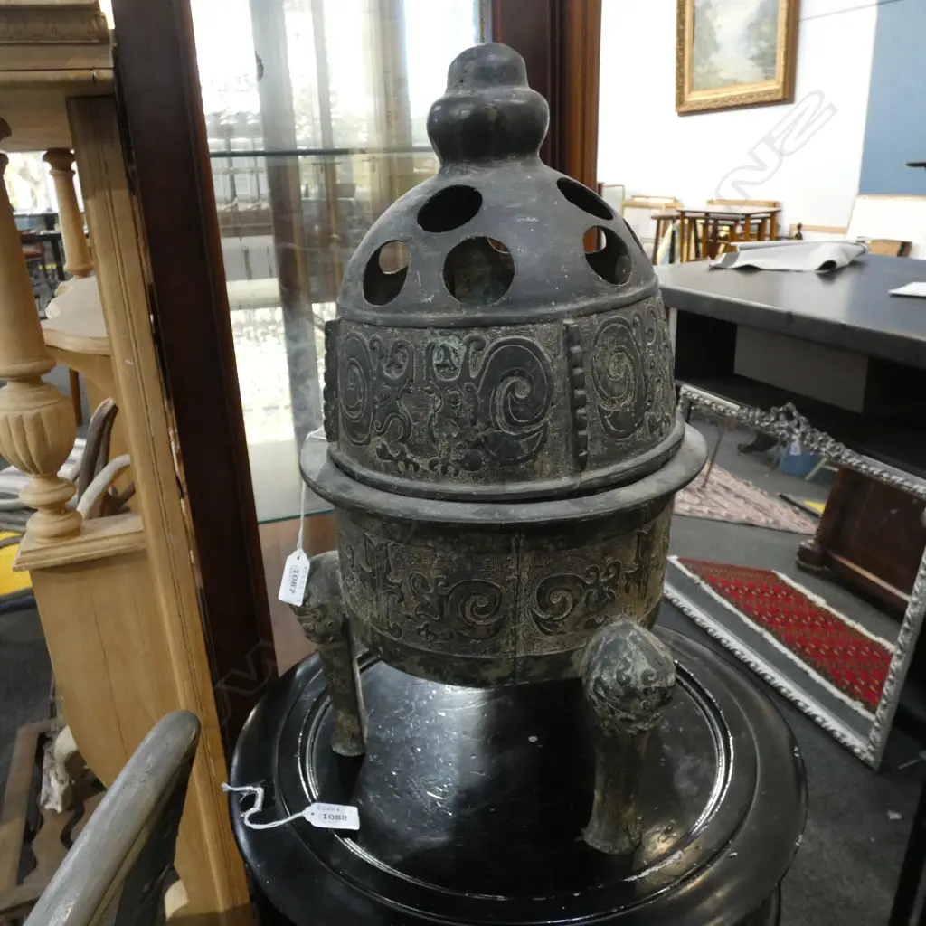 CHINESE BRONZE SENSOR, NO RING ON LID, DIA. 260MM, H. 480MM Image 1++