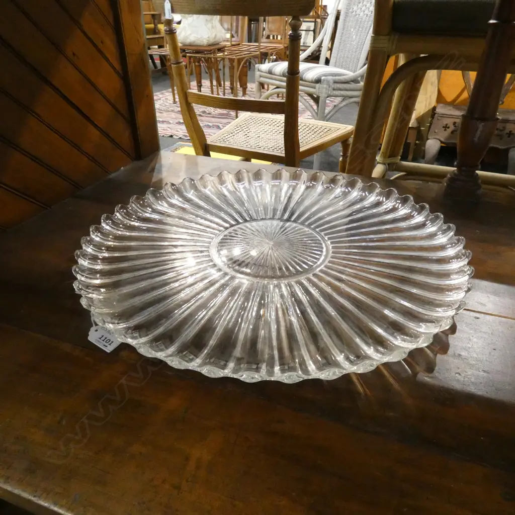 LG VINTAGE SCALLOPED RIMMED PLATTER DIA 480MM Image 1++