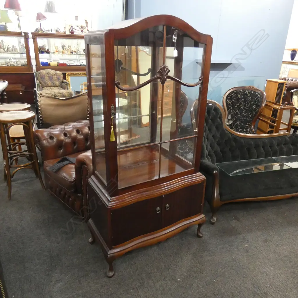 MAHOGANY QUEEN ANNE DISPLAY CABINET H 1630 L 790MM Image 1++