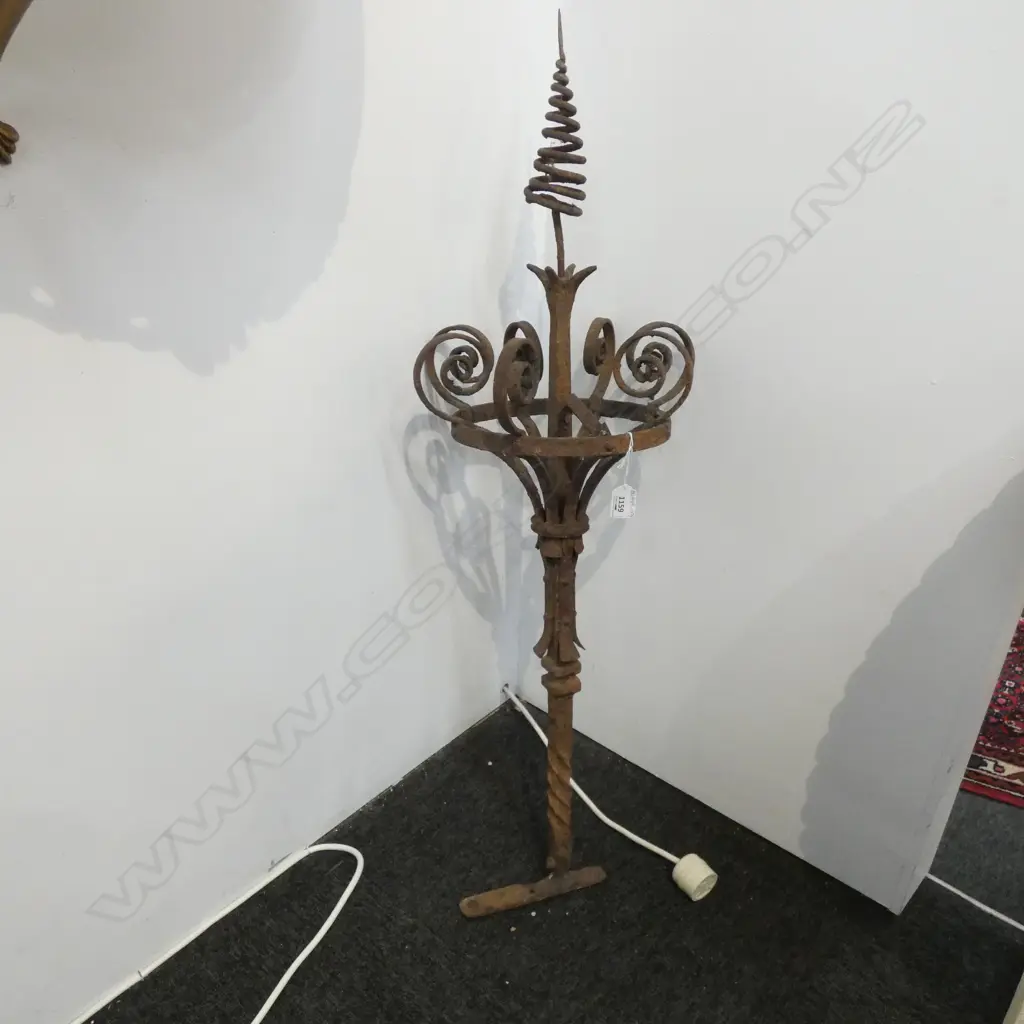 OLD CAST IRON DECORATIVE RAILING TOP FOR FENCE ? H 990MM (RUST) Image 1++