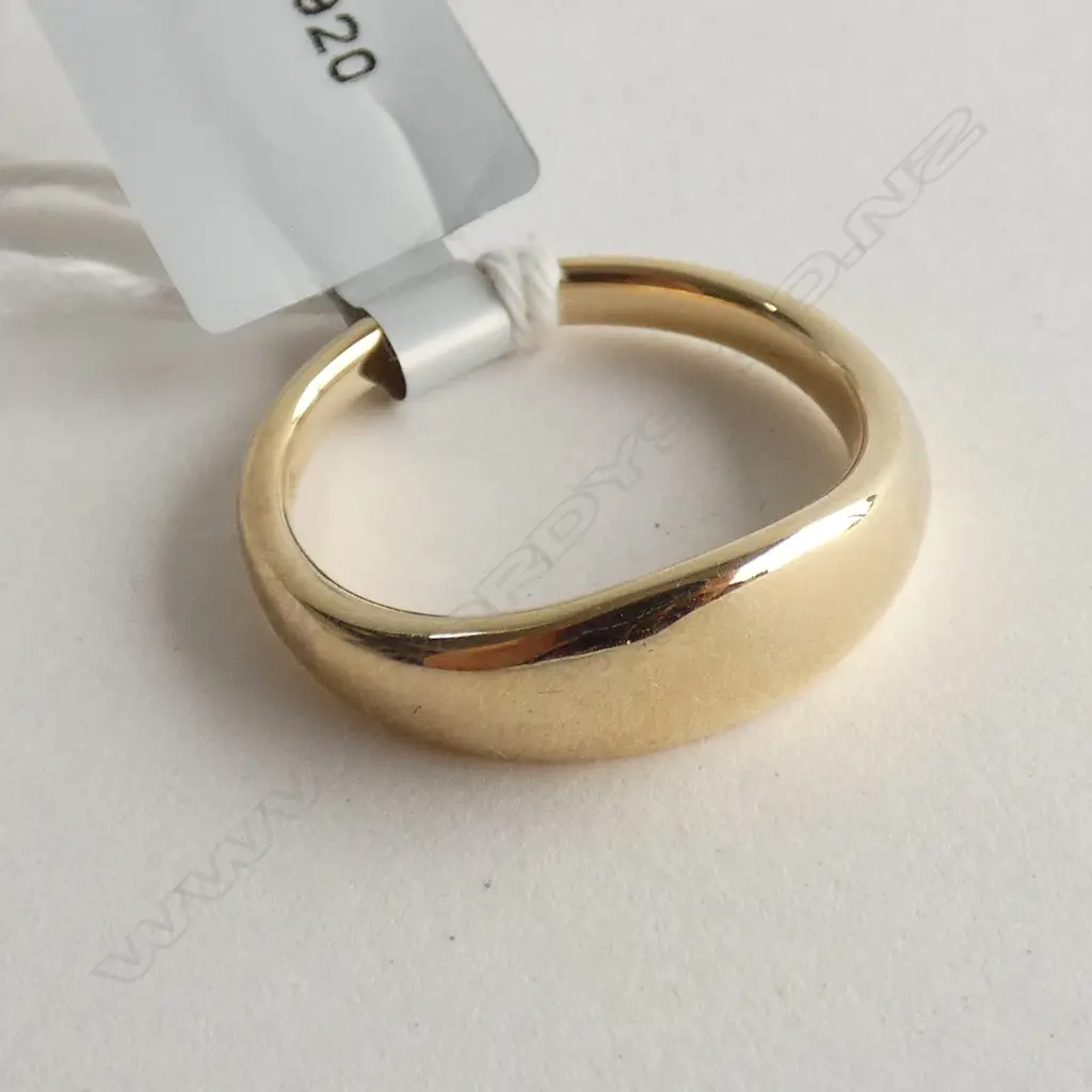 9CT GOLD RING  4.7 GRAMS Image 1++