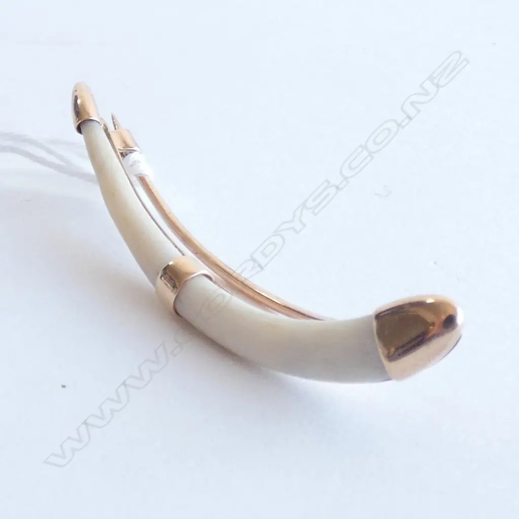 9CT ROSE GOLD MOUNTED BEAK FORM BROOCH Image 1++
