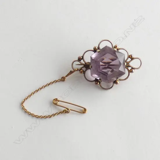 9CT AMETHYST BROOCH 35MM W.