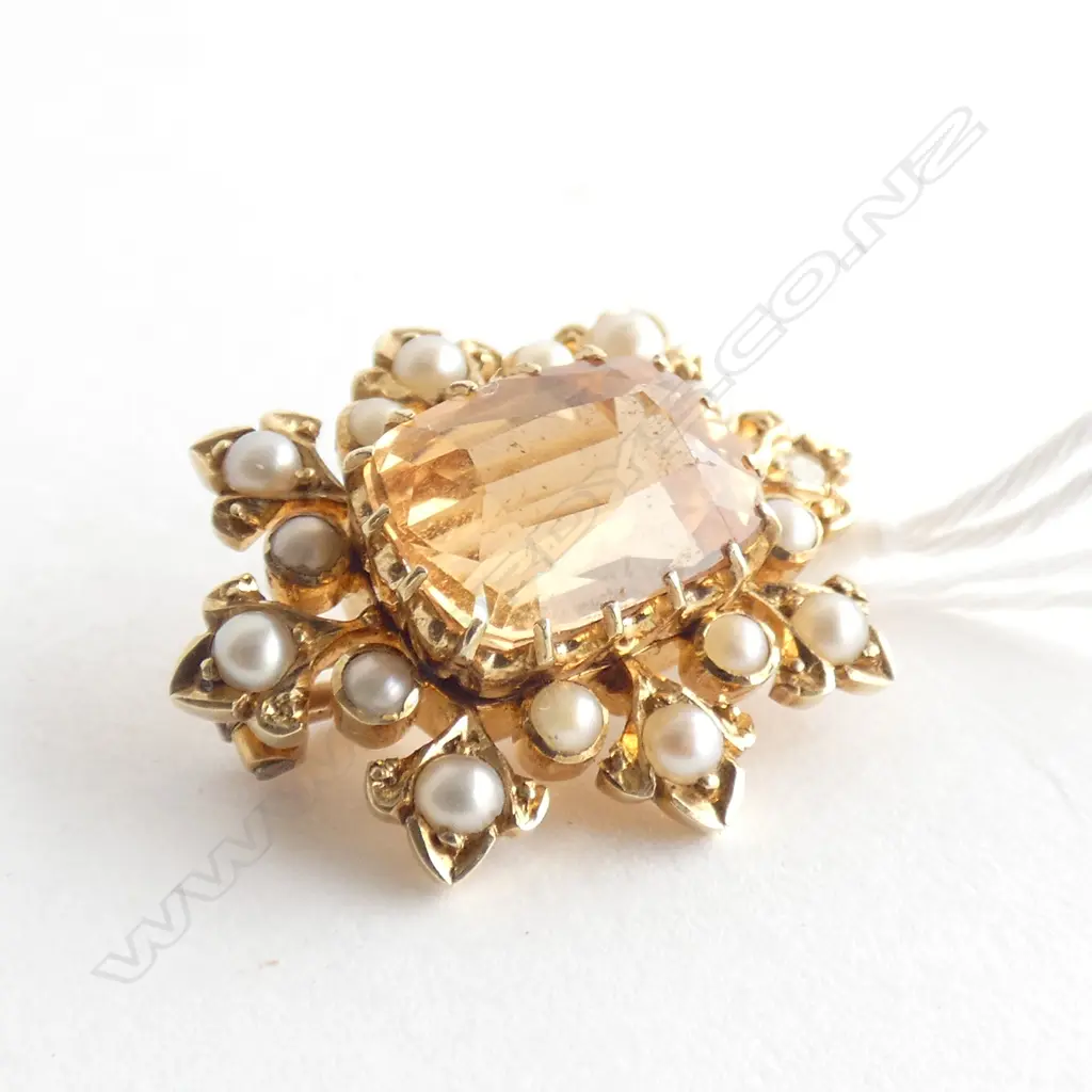 14CT CITRINE & SEED PEARL BROOCH 1 PEARL MISSING Image 1++