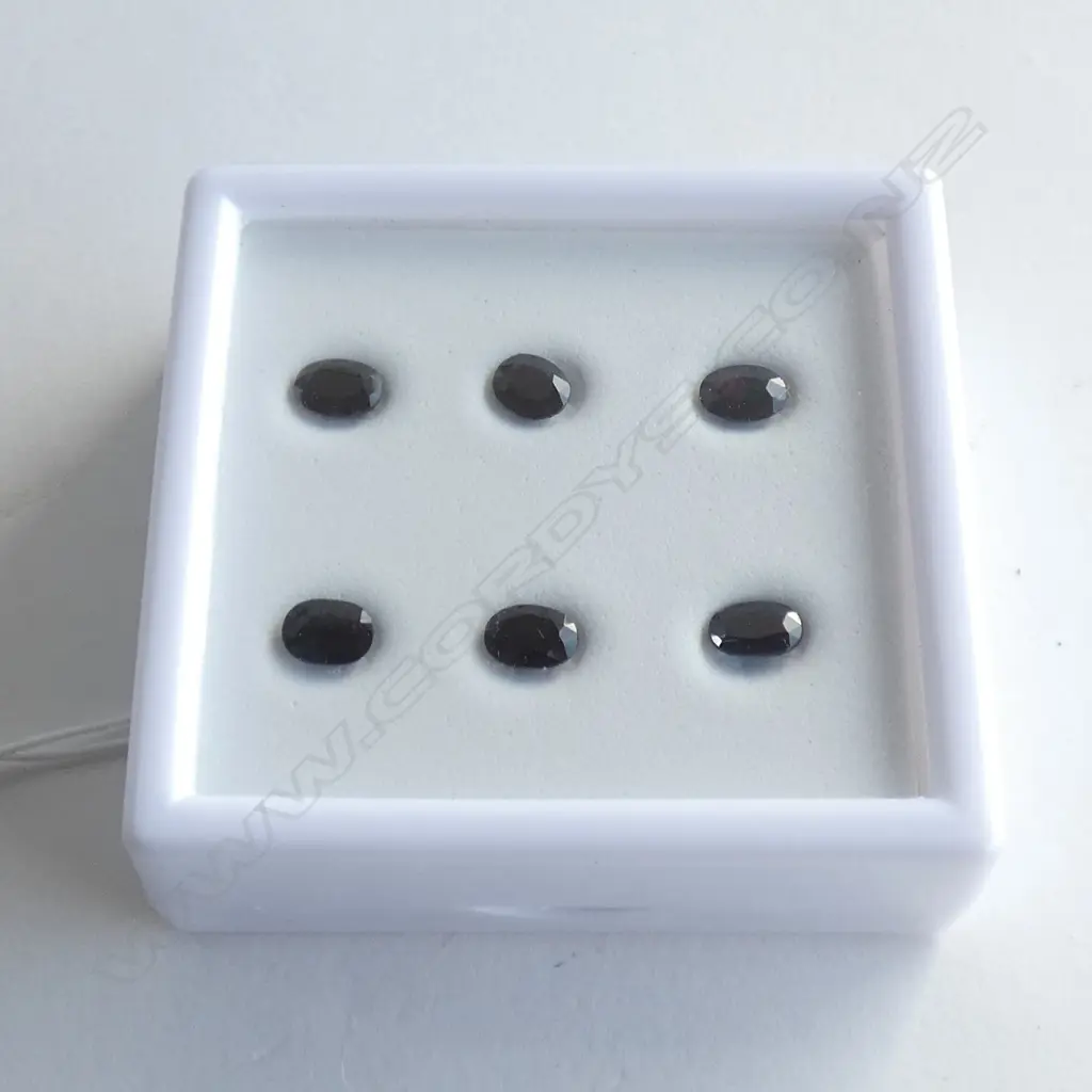 BOX SIX 6CT OVAL SAPPHIRES Image 1++