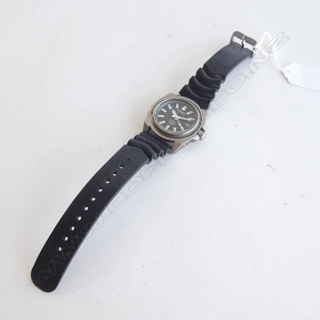 SEIKO TITANIUM DRIVERS WATCH. SCREW DOWN CROWN. RUNS SLUGGISHLY. BEZEL INSERT REQUIRED Image 1++