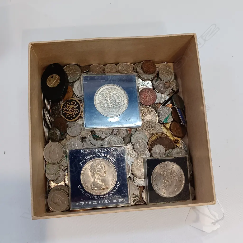 BOX OF ASST. NZ COINS ETC Image 1++