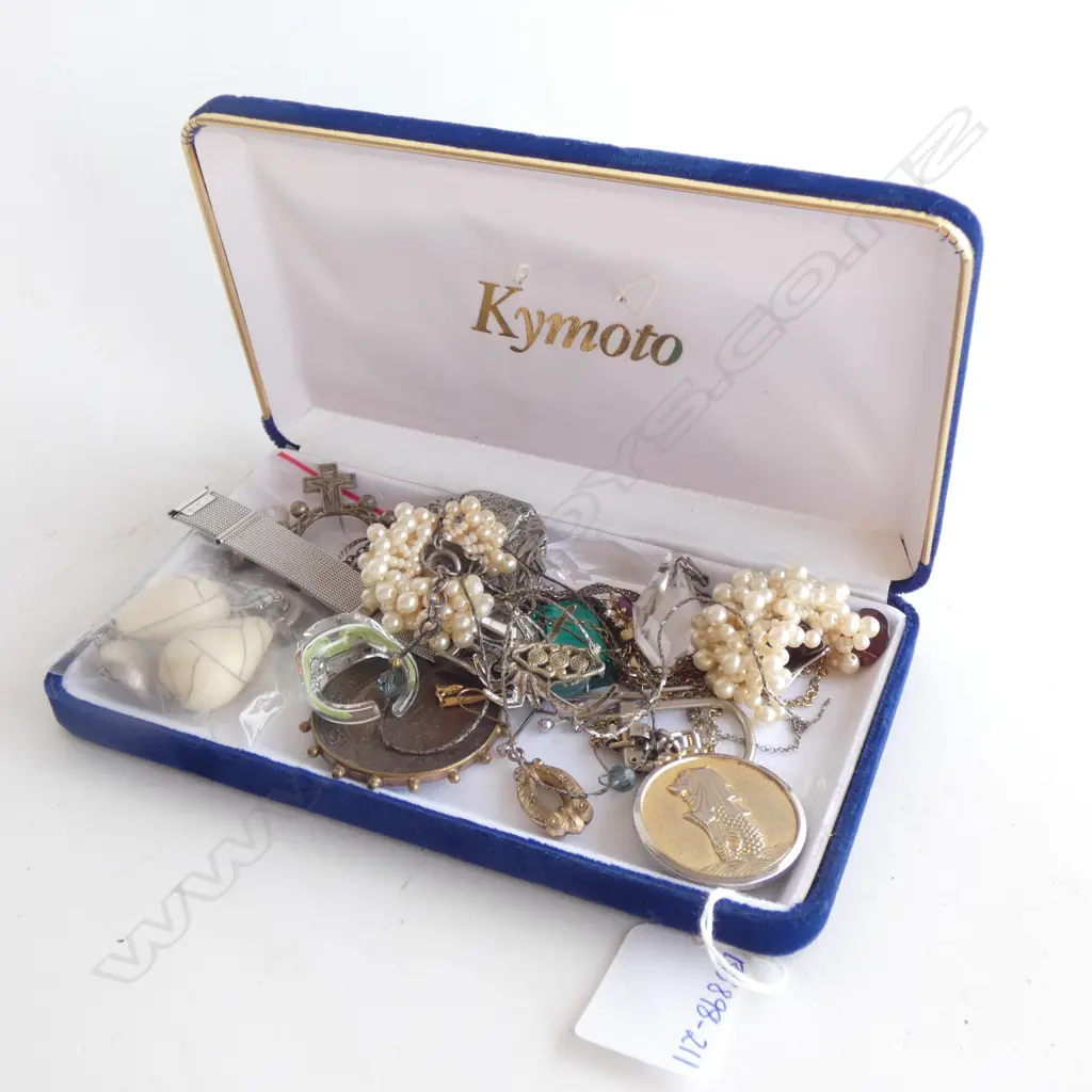 BOX ASST COSTUME JEWELLERY ETC.. Image 1++