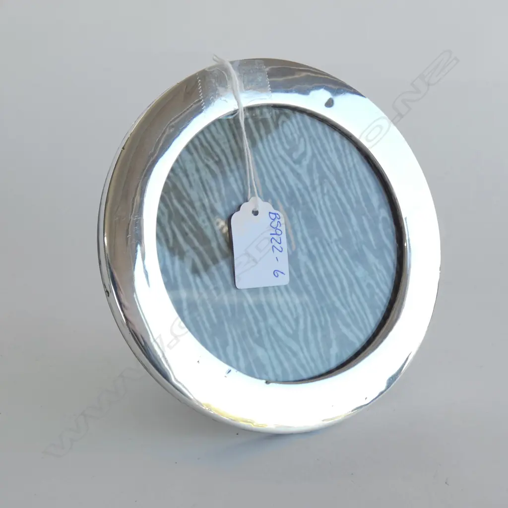 STG SILVER ROUND PHOTO FRAME DIA 155MM ( SOME MINOR DENTS) Image 1++