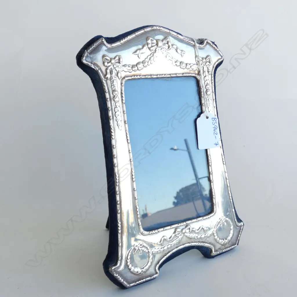 VINTAGE STG SILVER PHOTO FRAME EMBOSSED WITH BOWS & SWAGS (DAMAGE TO ONE CORNER) 225 X 160MM Image 1++