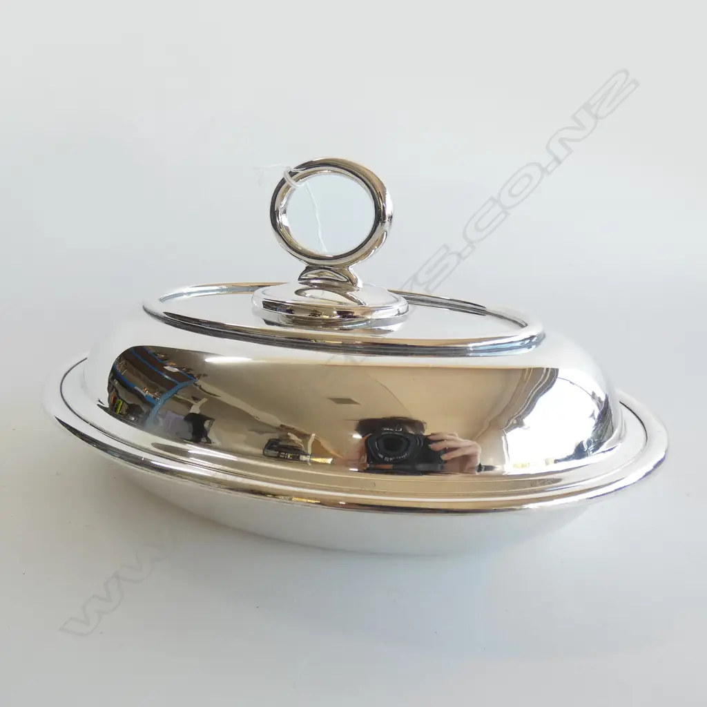 SILVER PLATE LIDDED SERVING DISH  270 X 205MM Image 1++