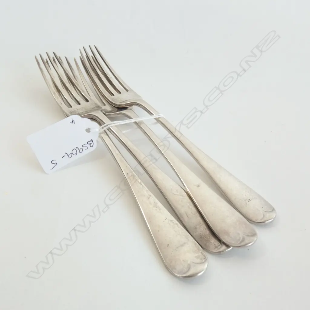 FOUR VICTORIAN SILVER DESSERT FORKS LONDON  1887 203gm Image 1++