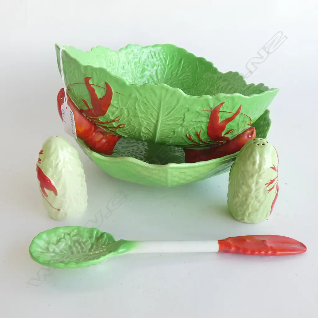 CARLTON WARE DARK GREEN LOBSTER SALAD BOWL (DIA  230MM) S&P SHAKERS 1 SALAD SERVER SPOON + CROWN DEVON TOMATO SALAD BOWL Image 1++