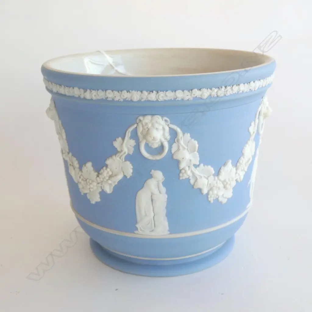 WEDGWOOD BLUE JASPERWARE JARDINIERE  155 X 138MM Image 1++