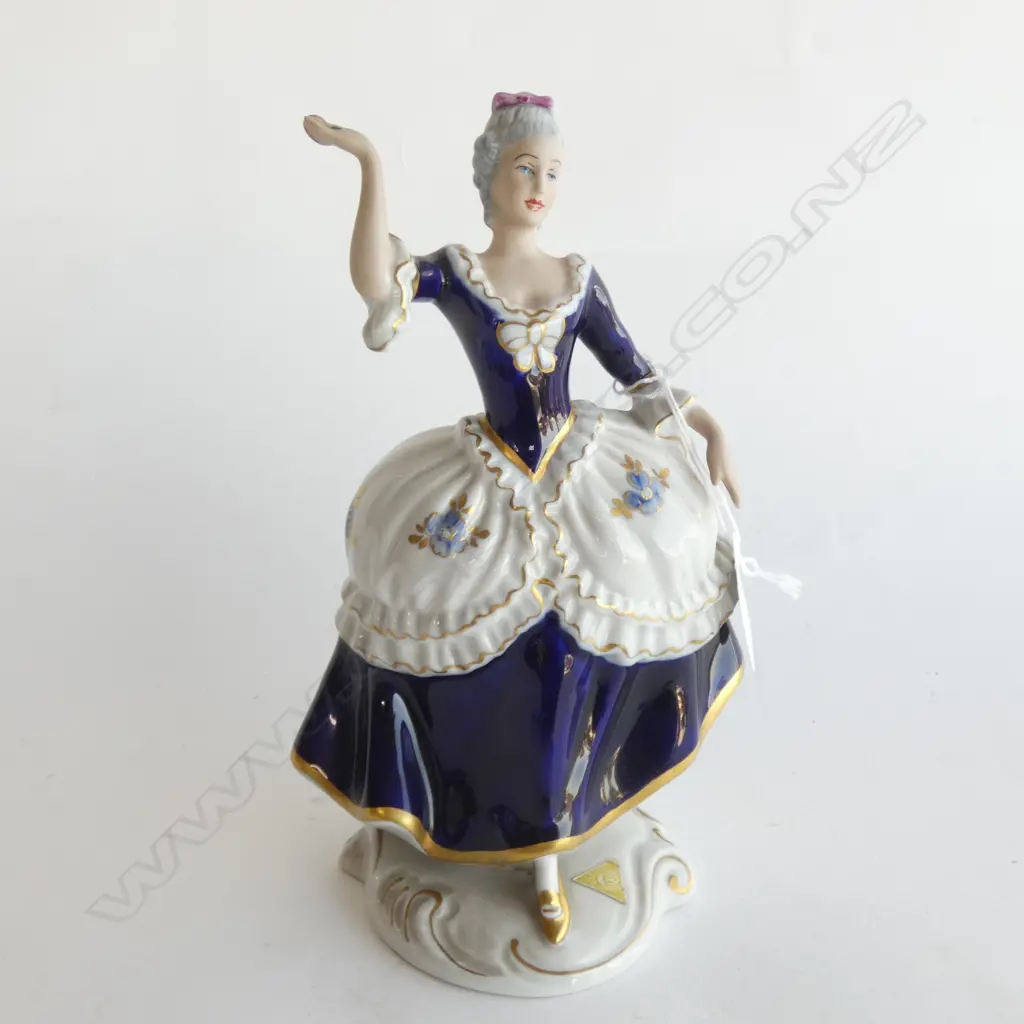 ROYAL DUX LADY FIGURINE H 225MM  Image 1++