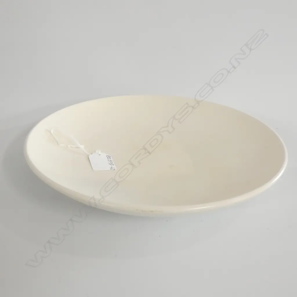 CROWN LYNN WHITE HAND POTTED SHALLOW DISH DIA 255MM Image 1++