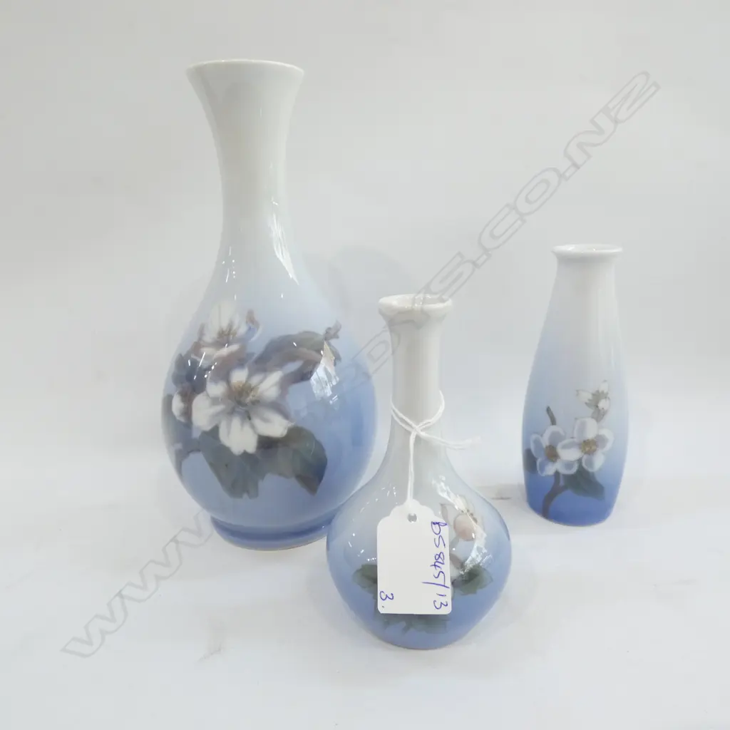 3 ROYAL COPENHAGEN VASES H.210mm Image 1++