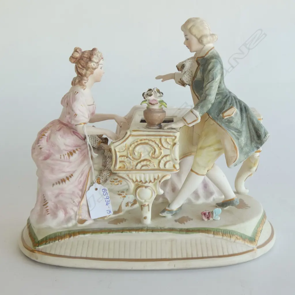 LG DRESDEN STYLE PORCELAIN MUSICAL FIGURINE - LADY & GENT AT PIANO (PIANO A/F) NOT WORKING L 290MM Image 1++