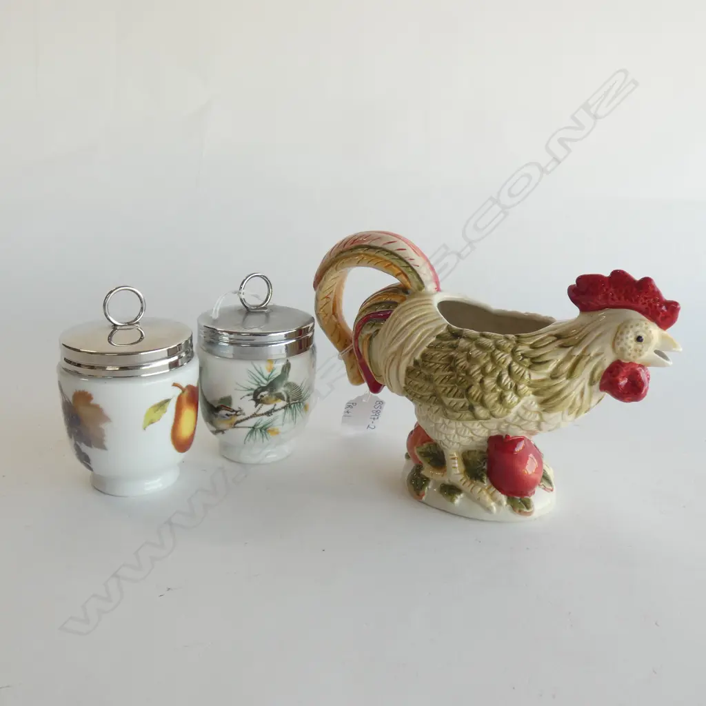 ROYAL DOULTON CHANTICLAIR ROOSTER MILK JUG (L 200MM)  & 2 ROYAL WORCESTER EGG CODDLERS (H 110MM) Image 1++