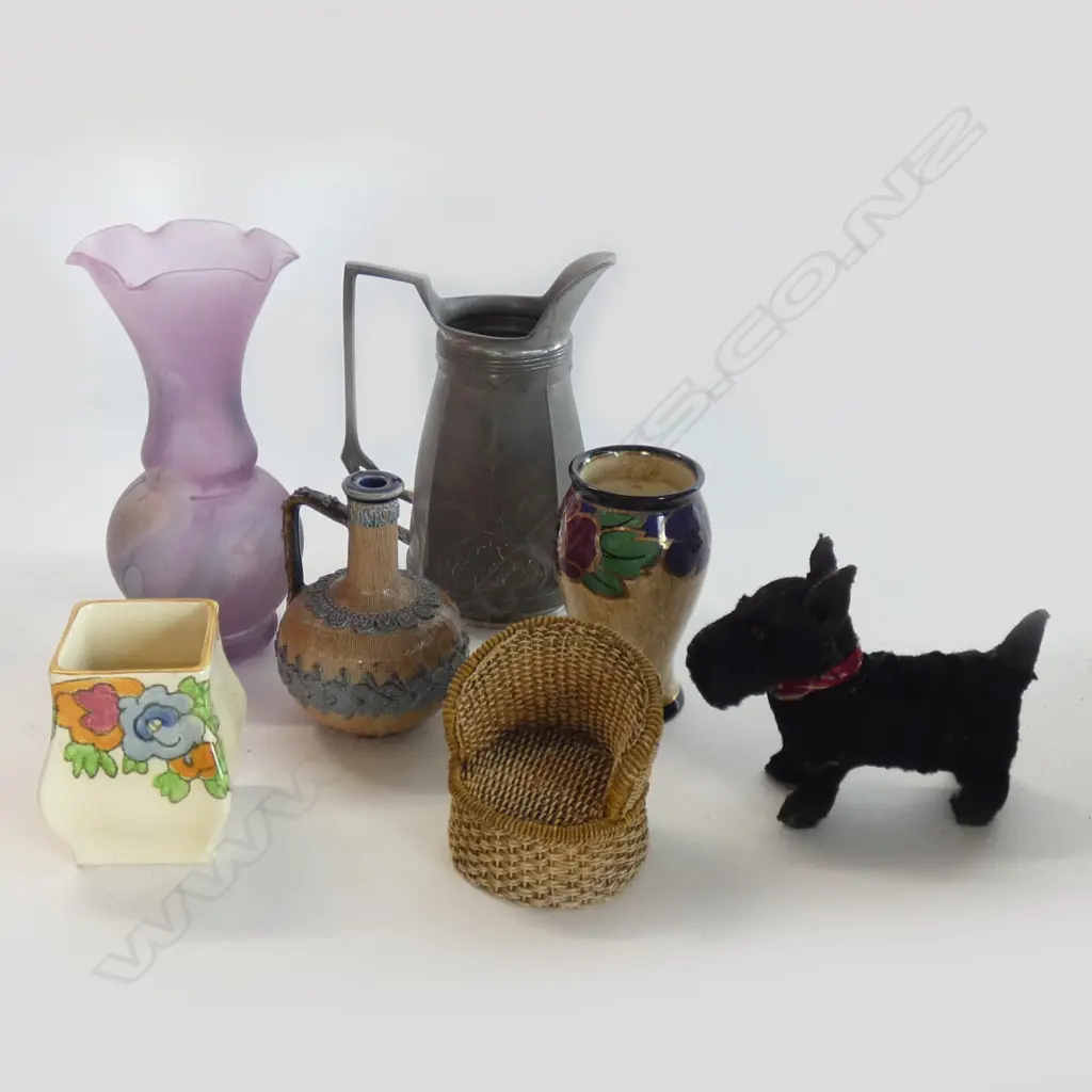3 MINI VASES ORIVIT JUG GLASS VASE DOG ETC Image 1++